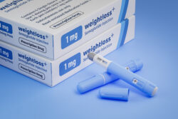 Experts warn against microdosing weight loss drugs like Mounjaro and Wegovy